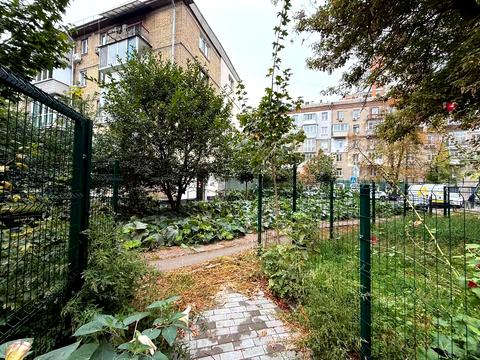 комерційна за адресою Олександра Копиленка вул., 3