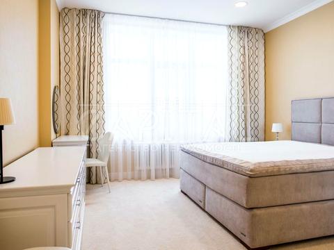 квартира за адресою Андрія Верхогляда вул. (Михайла Драгомирова), 9