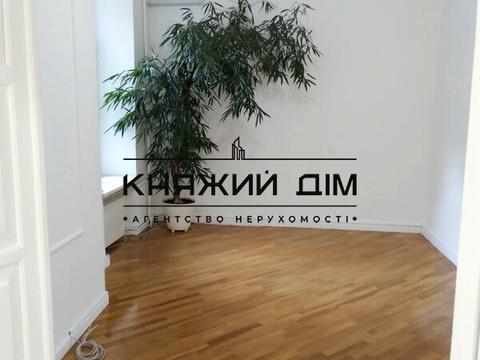 комерційна за адресою Антоновича вул. (Горького), 10