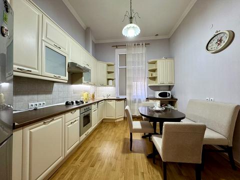 квартира за адресою Соборна вул. (Радянська), 40