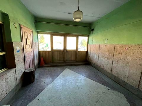 комерційна за адресою Залізнична, 8
