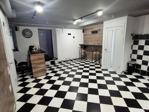 комерційна за адресою Варязький пров., 4-Б
