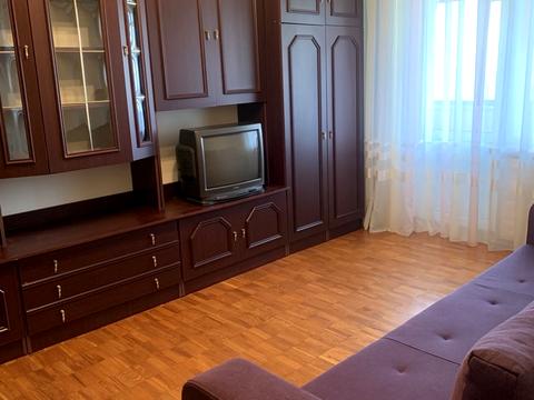квартира за адресою Богатирська вул., 14