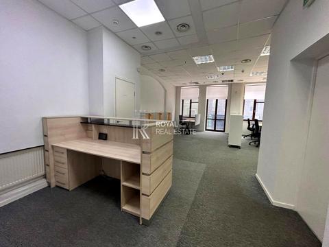 комерційна за адресою Михайлівська вул., 21