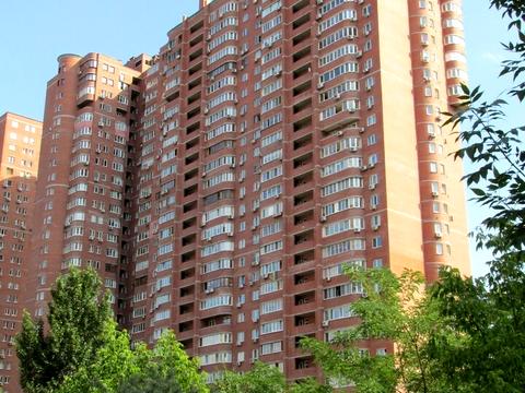 квартира за адресою Анни Ахматової вул., 13