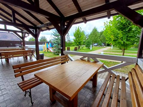 комерційна за адресою Незалежності вул., 8