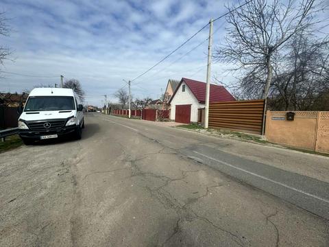 участок по адресу Центральна, 32