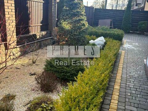 будинок за адресою Вишнева вул.