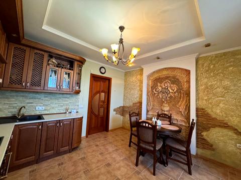квартира за адресою Залізнична вул., 9