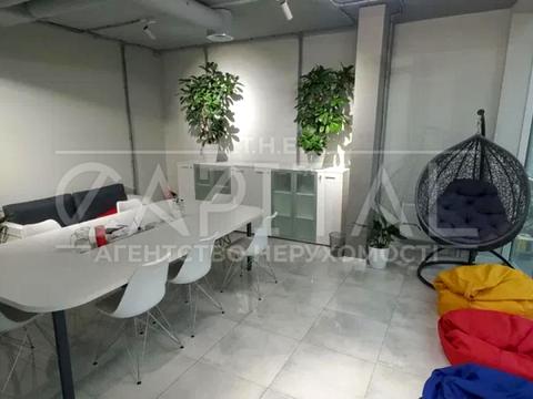 комерційна за адресою Жилянська вул., 118