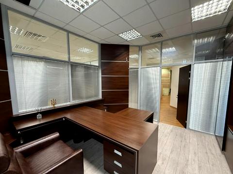 комерційна за адресою Дмитрівська вул., 75