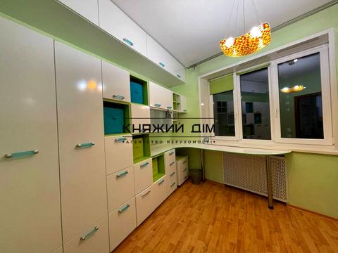 квартира за адресою Анни Ахматової вул., 47