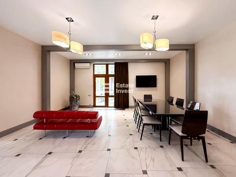 будинок за адресою Миру