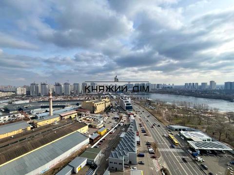 квартира за адресою Дніпровська набережна вул., 17В