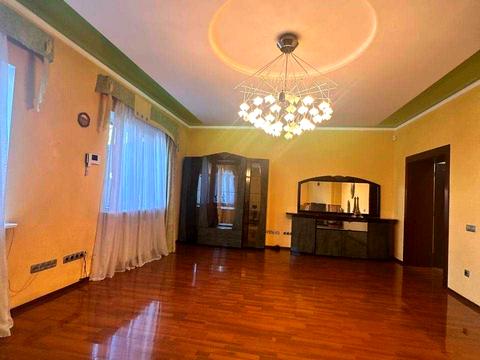 будинок за адресою Лабораторна вул., 16