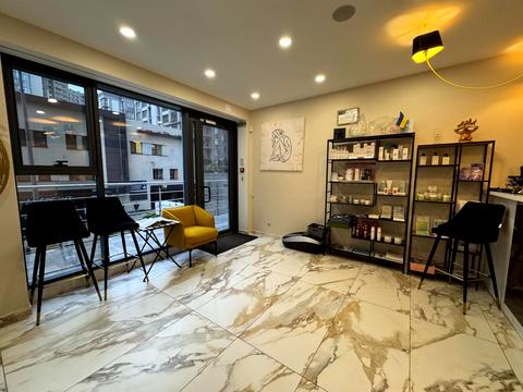 комерційна за адресою Андрія Верхогляда вул. (Михайла Драгомирова), 14-А