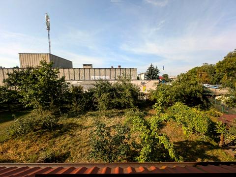 будинок за адресою проспект Відродження, 2