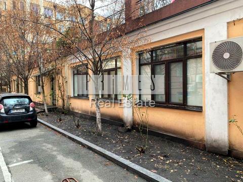 комерційна за адресою Кудрявський узвіз, 4