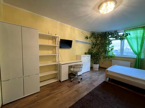 квартира за адресою Сім'ї Кульженків вул. (Петра Дегтяренка), 33
