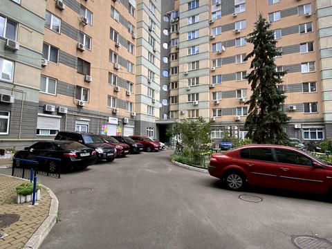 квартира за адресою Раїси Окіпної вул., 8