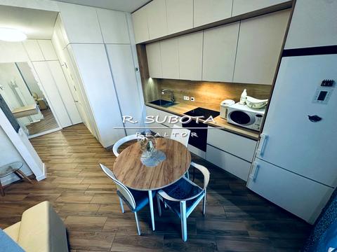 квартира по адресу Владимира Моссаковского ул. (Клари Цеткін), 7