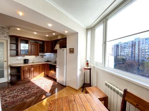 квартира по адресу Червоной Калины просп. (Владимира Маяковского), 38/10