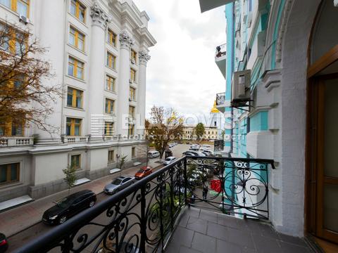 квартира за адресою Десятинна вул., 1/3