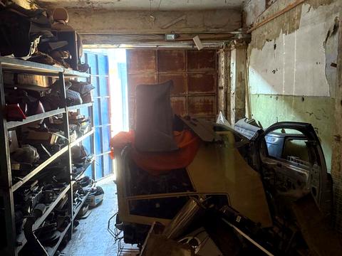 комерційна за адресою Богдана Хмельницького просп. (Героїв Сталінграда), 143