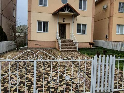 будинок за адресою Шкільна