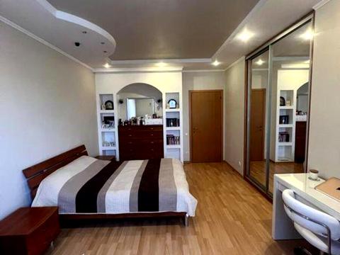 квартира за адресою Анни Ахматової вул., 47