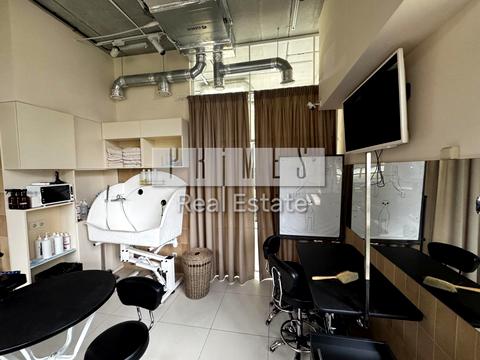 комерційна за адресою Дніпровська набережна вул., 18-А