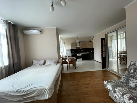 квартира за адресою Сім'ї Кульженків вул. (Петра Дегтяренка), 35