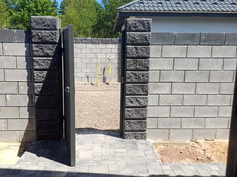 будинок за адресою Успішна, 57