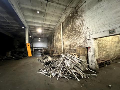 коммерческая по адресу Володимира Сікевича ул., 1