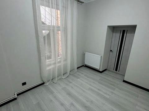 квартира по адресу Підвалля ул., 1