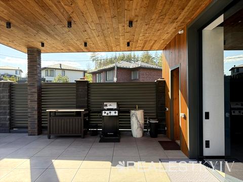 будинок за адресою Квітнева вул.