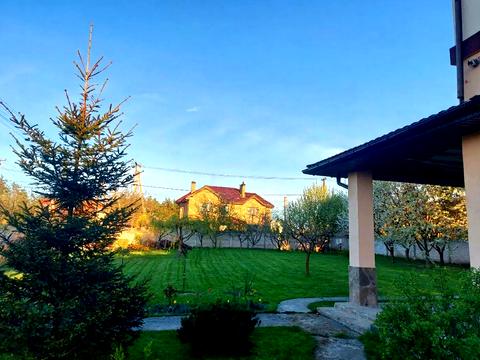 будинок за адресою Вишнева вул.