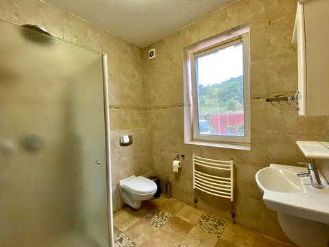 будинок за адресою Героїв Небесної Сотні, 28