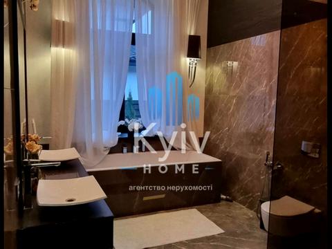 будинок за адресою центральна 5