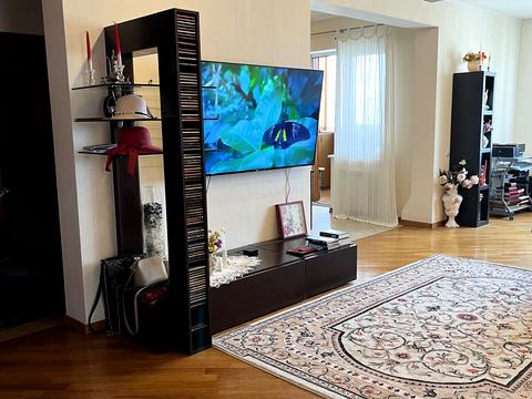 квартира за адресою Анни Ахматової вул., 47