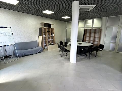 комерційна за адресою Гнатюка пров., 3