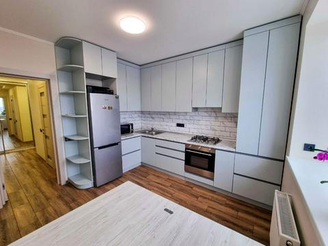 квартира за адресою Академіка Глушкова просп., 123