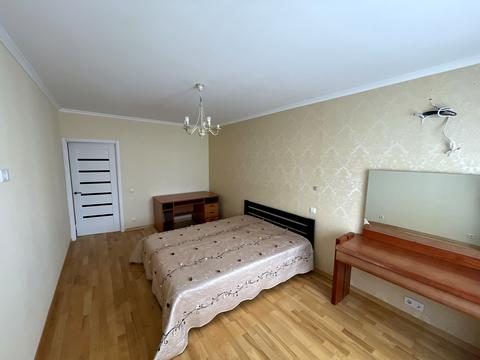 квартира за адресою Драгоманова вул., 1-Б