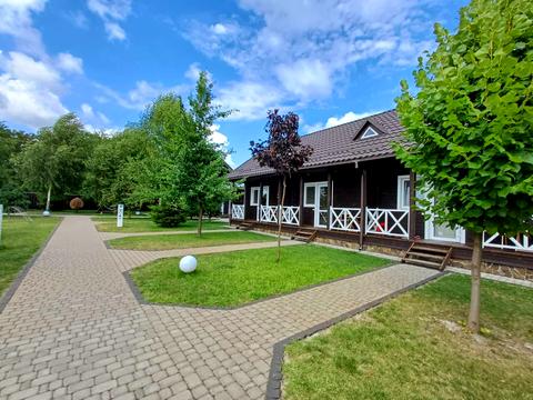 комерційна за адресою Незалежності вул., 8