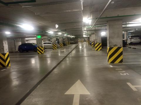 паркомісце за адресою О. Бердника, 1Д