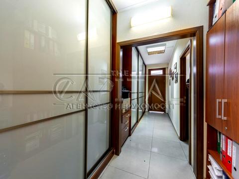 комерційна за адресою Раїси Окіпної вул., 4