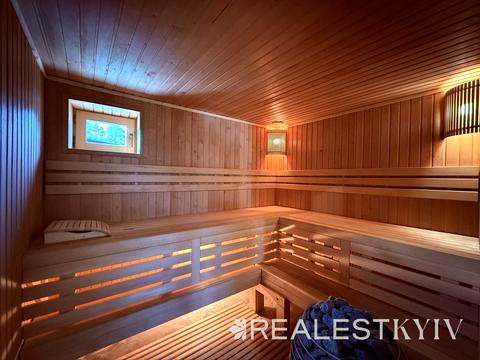 будинок за адресою Квітнева вул.