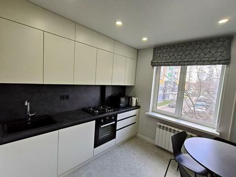 квартира за адресою В'ячеслава Чорновола вул., 42-Б