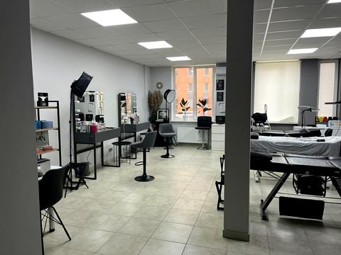 комерційна за адресою Регенераторна вул., 4 к14