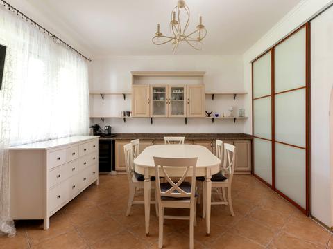 комерційна за адресою Зоряна вул., 8